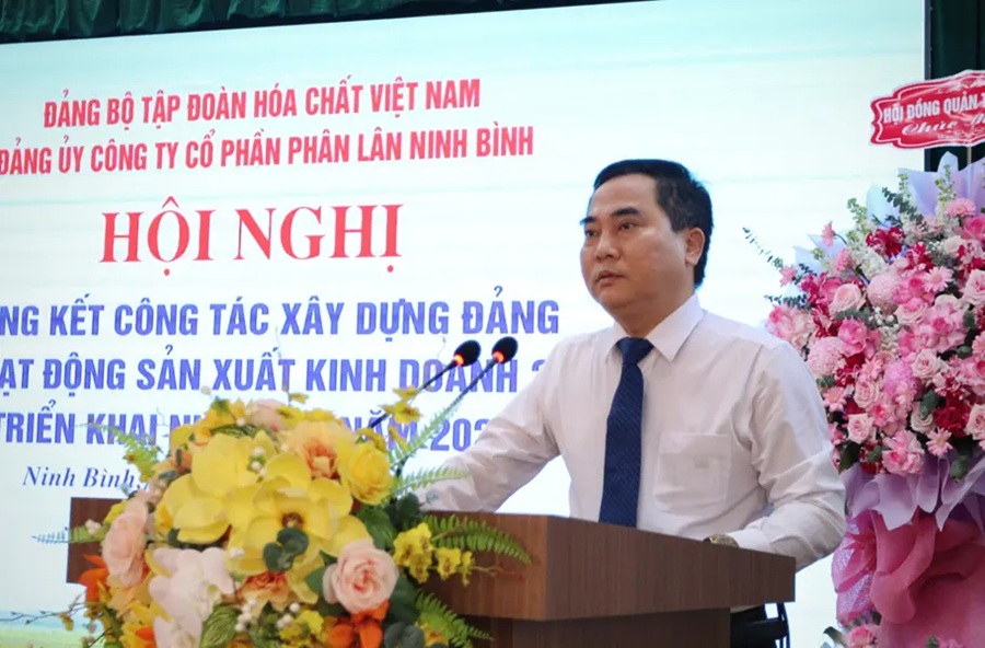 Đồng chí đồng chí Phùng Quang Trung – Giám đốc Công ty Đồng chí đồng chí Phùng Quang Trung – Giám đốc Công ty