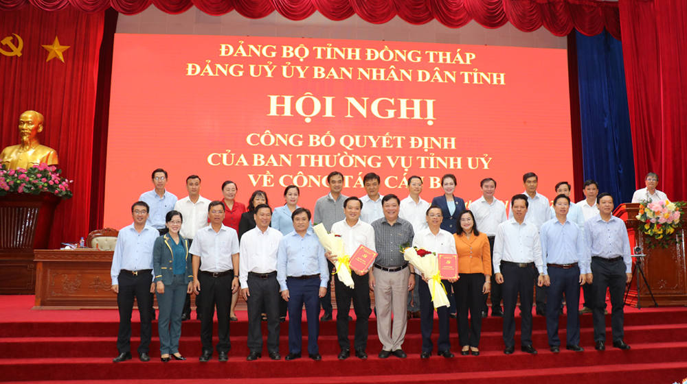 Đồng Tháp công bố các quyết định về công tác cán bộ