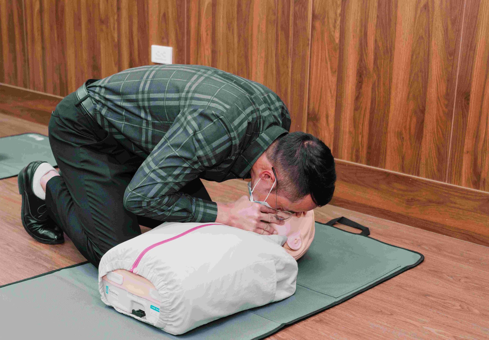 C&aacute;n bộ của Cục thực h&agrave;nh tại chương tr&igrave;nh.