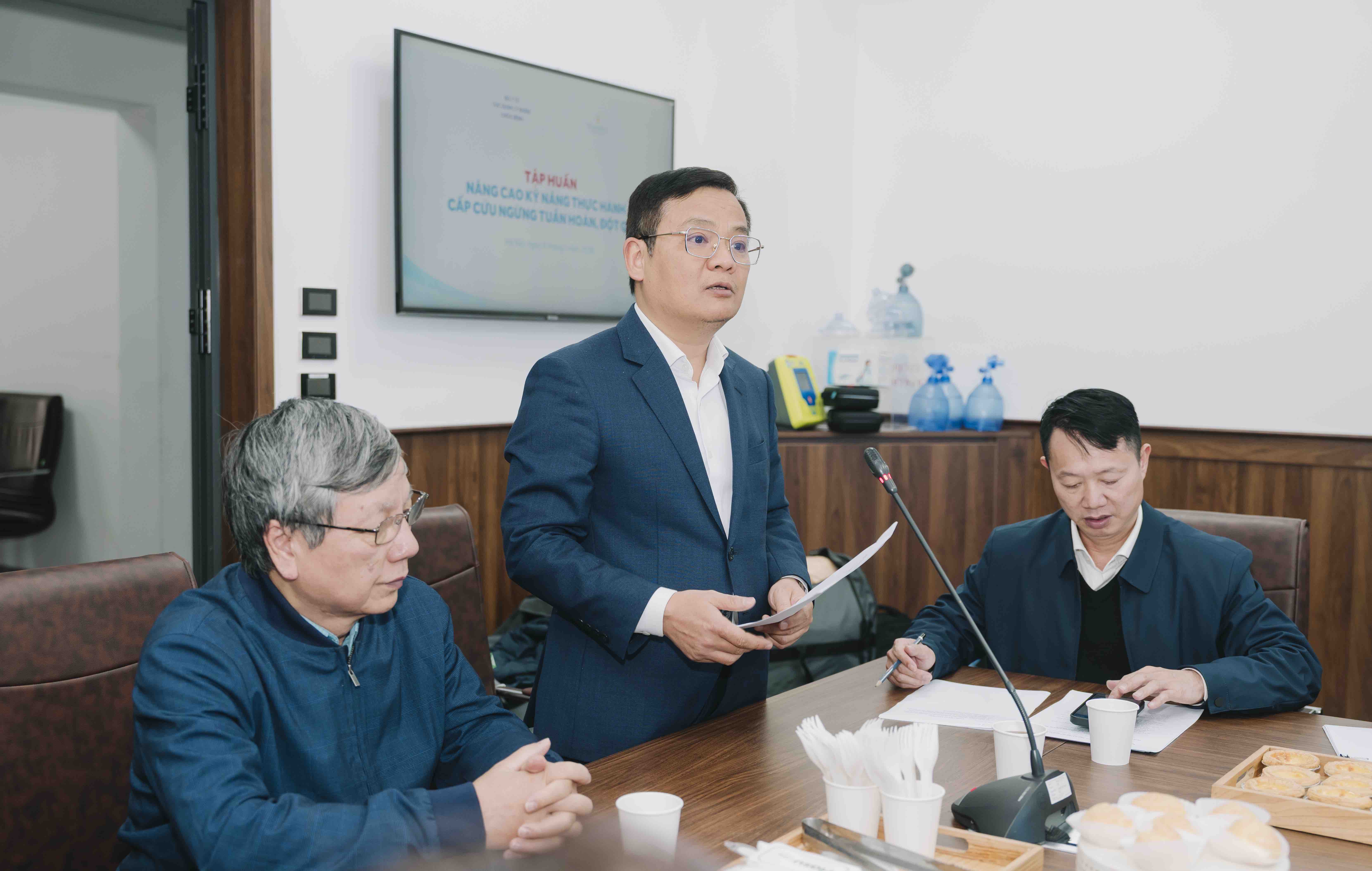 TS.BS Vương Anh Dương - Ph&oacute; Cục Trưởng Cục Quản l&yacute; Kh&aacute;m chữa bệnh - ph&aacute;t biểu.