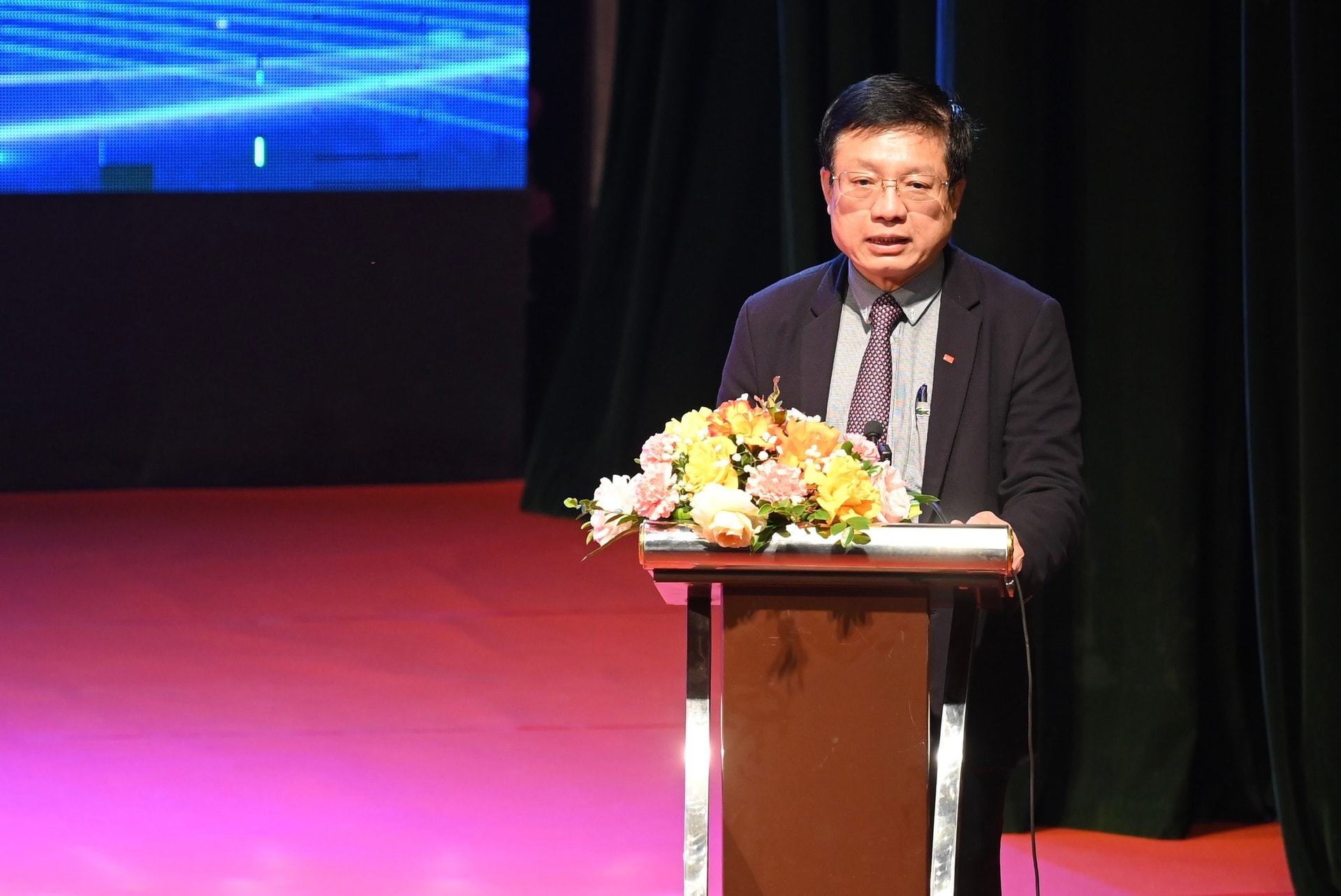 Ông Hồ Sỹ Hùng – Bí thư Đảng ủy, Chủ tịch VCCI phát biểu tại hội nghị. Ông Hồ Sỹ Hùng – Bí thư Đảng ủy, Chủ tịch VCCI phát biểu tại hội nghị.