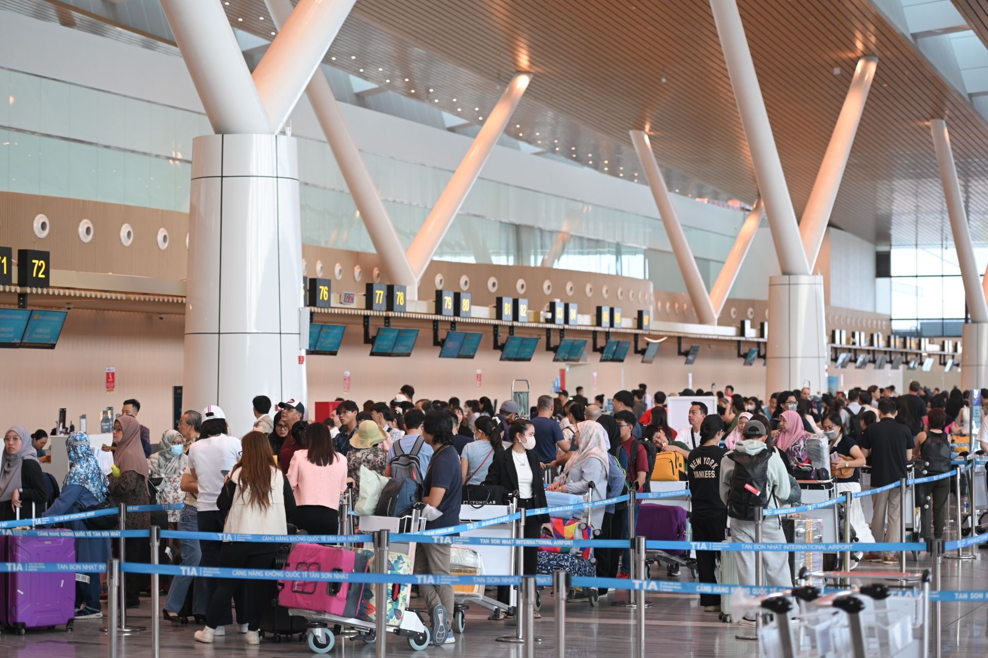 Toàn cảnh Nhà ga hành khách T3 Tân Sơn Nhất Toàn cảnh Nhà ga hành khách T3 Tân Sơn Nhất