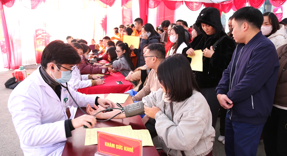 “Lễ hội Xuân Hồng” đã trở thành hoạt động thường niên đầy ý nghĩa, góp phần quan trọng trong việc bảo đảm nguồn máu an toàn, ổn định phục vụ cấp cứu và điều trị trước, trong và sau Tết Nguyên đán “Lễ hội Xuân Hồng” đã trở thành hoạt động thường niên đầy ý nghĩa, góp phần quan trọng trong việc bảo đảm nguồn máu an toàn, ổn định phục vụ cấp cứu và điều trị trước, trong và sau Tết Nguyên đán