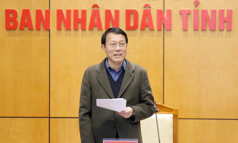 Đại tướng Lương Tam Quang ph&aacute;t biểu tại buổi l&agrave;m việc.