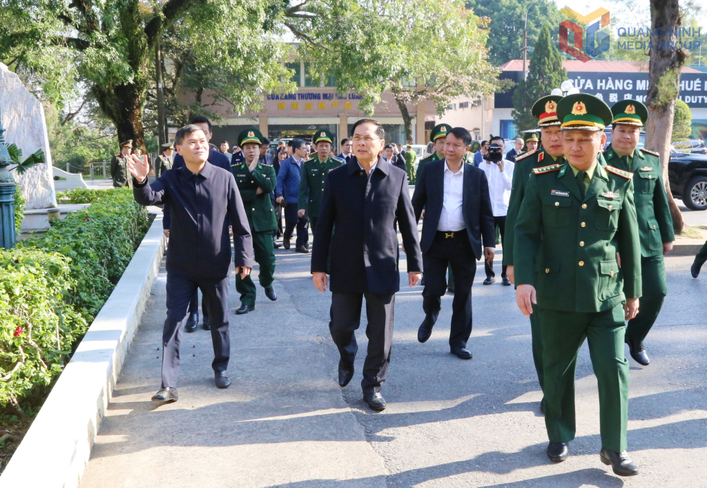 Phó Thủ tướng Bùi Thanh Sơn kiểm tra, làm việc về cửa khẩu thông minh, hợp tác kinh tế biên giới tại Quảng Ninh