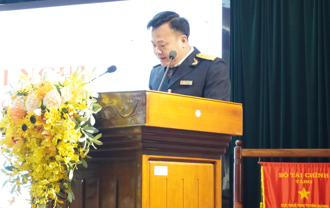 &Ocirc;ng Trương Thế H&ugrave;ng, Trưởng Thuế tỉnh Tuy&ecirc;n Quang ph&aacute;t biểu tại Hội nghị. Ảnh: KT