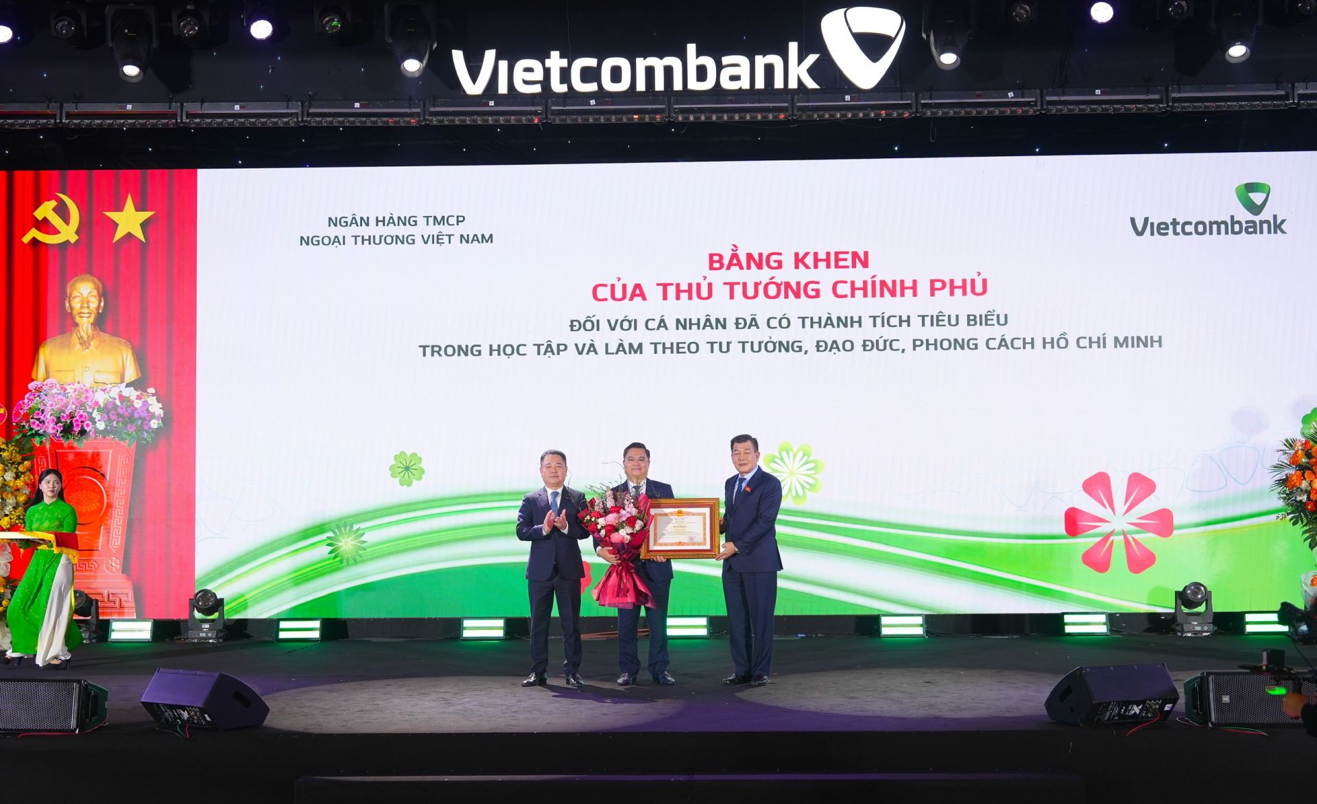 Vietcombank hoàn thành mục tiêu kép trong năm 2025