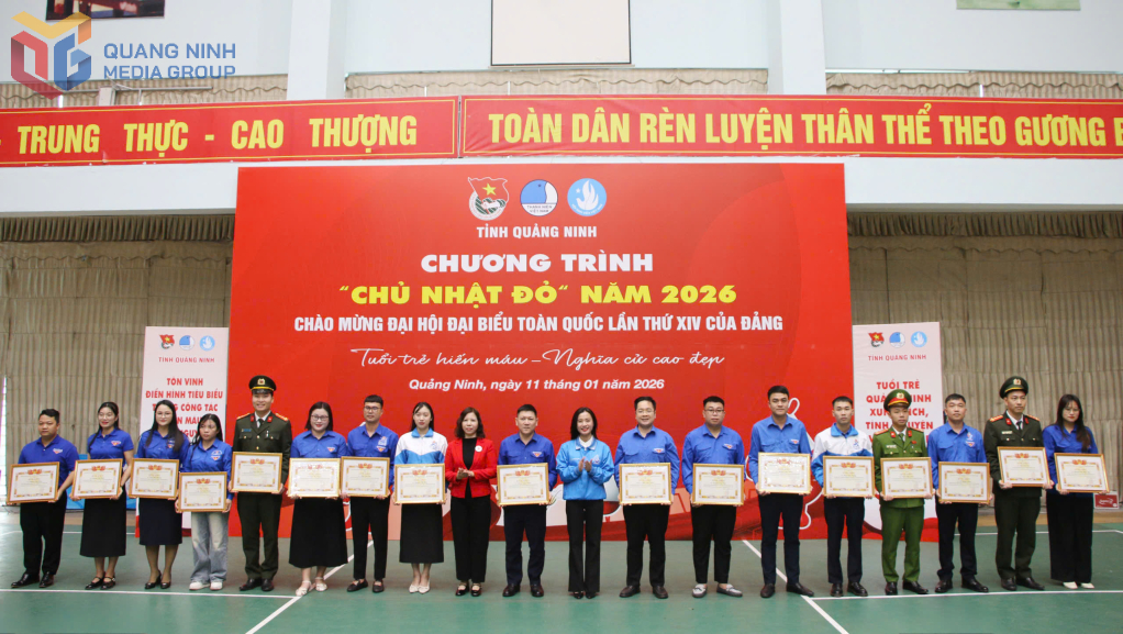 Các điển hình tiêu biểu có thành tích xuất sắc trong công tác hiến máu tình nguyện giai đoạn 2021 - 2025 được Ban Chấp hành Tỉnh Đoàn trao tặng bằng khen Các điển hình tiêu biểu có thành tích xuất sắc trong công tác hiến máu tình nguyện giai đoạn 2021 - 2025 được Ban Chấp hành Tỉnh Đoàn trao tặng bằng khen