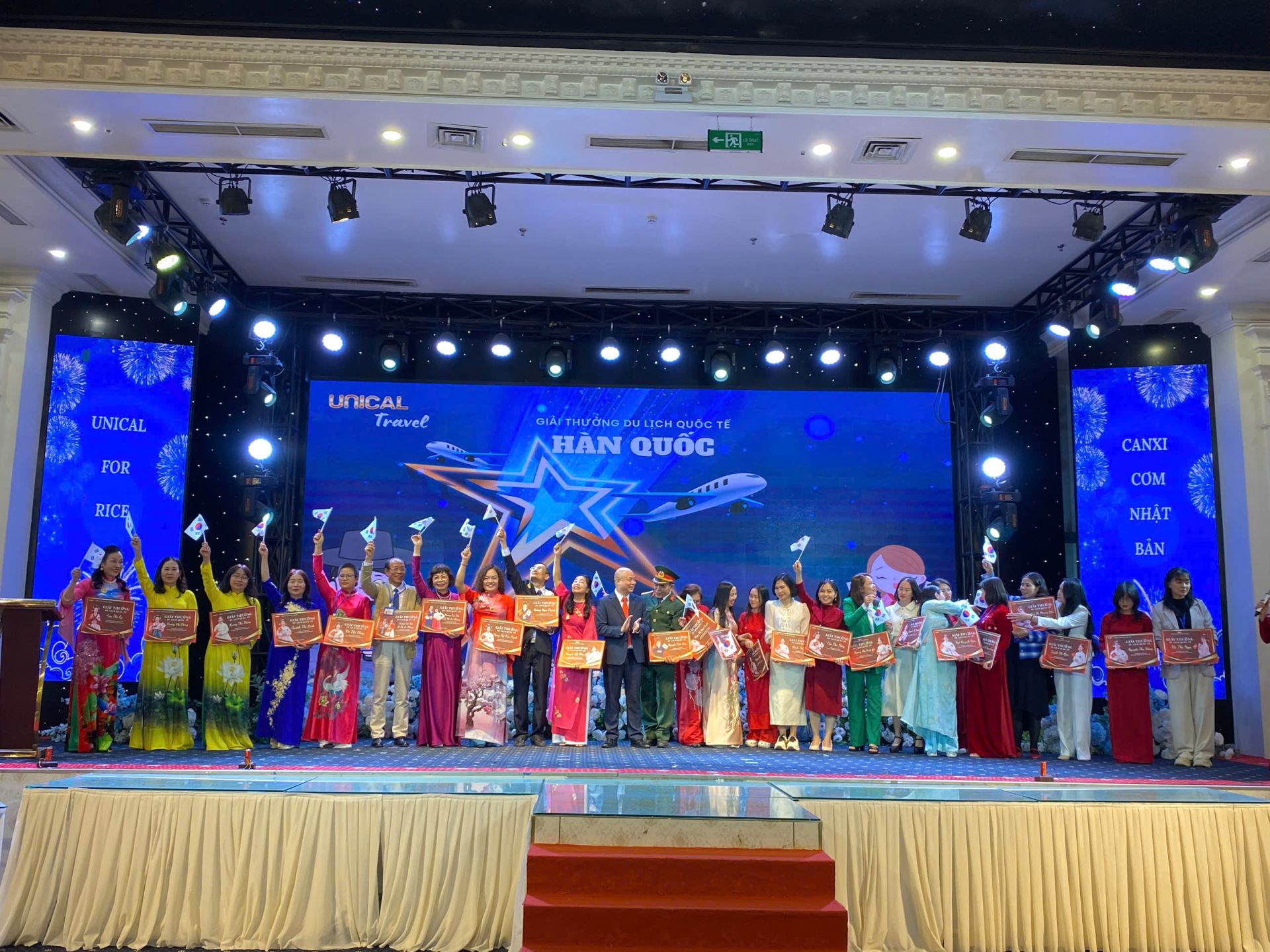 Gi&aacute; trị giải thưởng từ 10 triệu đến hơn 1,8 tỷ đồng