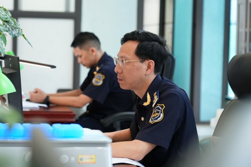Hoạt động nghiệp vụ của c&ocirc;ng chức Chi cục Hải quan khu vực VI. Ảnh: TCHQ