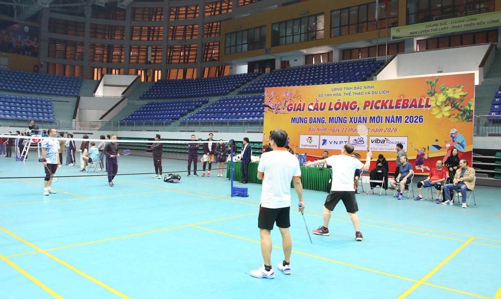 Các vận động viên tranh tài môn cầu lông. Các vận động viên tranh tài môn cầu lông.