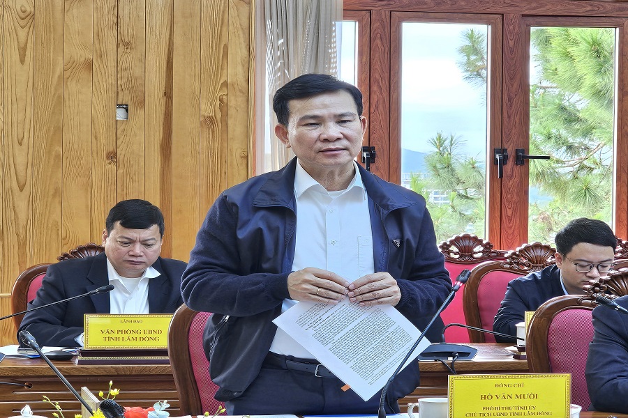 Ph&oacute; B&iacute; thư Tỉnh ủy, Chủ tịch UBND tỉnh L&acirc;m Đồng Hồ Văn Mười đề xuất Bộ X&acirc;y dựng sớm hỗ trợ tỉnh chủ trương ph&ecirc; duyệt quy hoạch tuyến đường Đ&ocirc;ng T&acirc;y kết nối 3 khu vực: Gia Nghĩa - Bảo Lộc - Phan Thiết