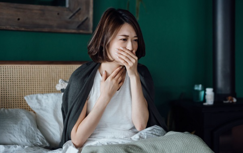 Người bị đau họng n&ecirc;n ch&uacute; &yacute; đến chế độ ăn uống