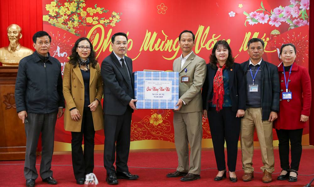 Lào Cai triển khai kế hoạch tặng hơn 38.000 suất quà Tết Bính Ngọ 2026