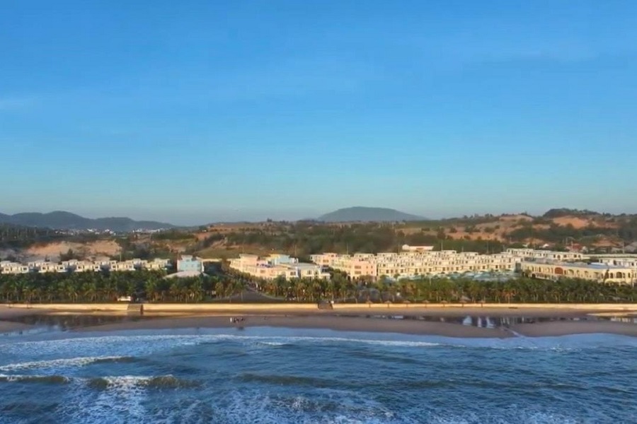 To&agrave;n cảnh Costamigo nh&igrave;n từ biển