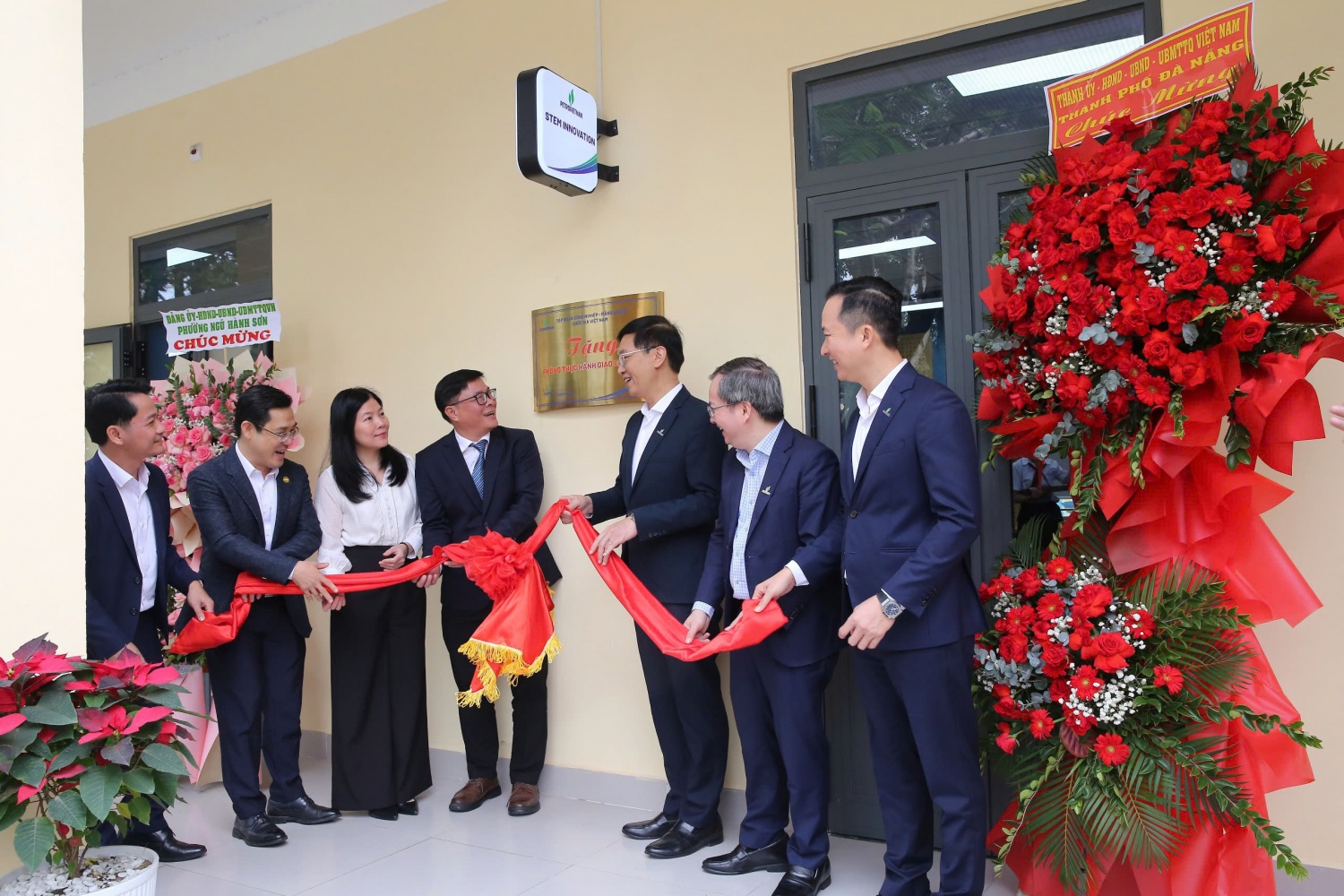 Kh&aacute;nh th&agrave;nh ph&ograve;ng thực h&agrave;nh gi&aacute;o dục STEM tại Trường THCS L&ecirc; Lợi