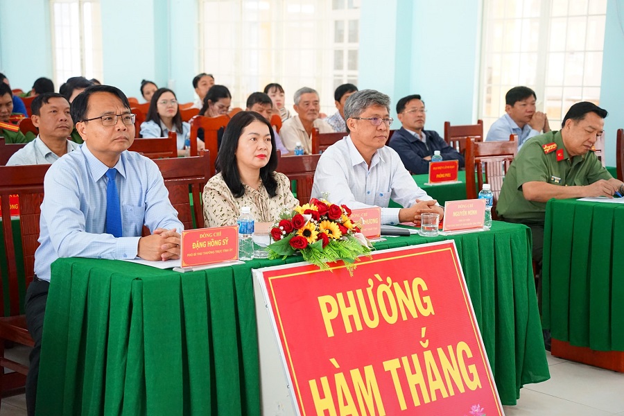 L&atilde;nh đạo tỉnh L&acirc;m Đồng dự lễ kh&aacute;nh th&agrave;nh tại điểm cầu Phường H&agrave;m Thắng