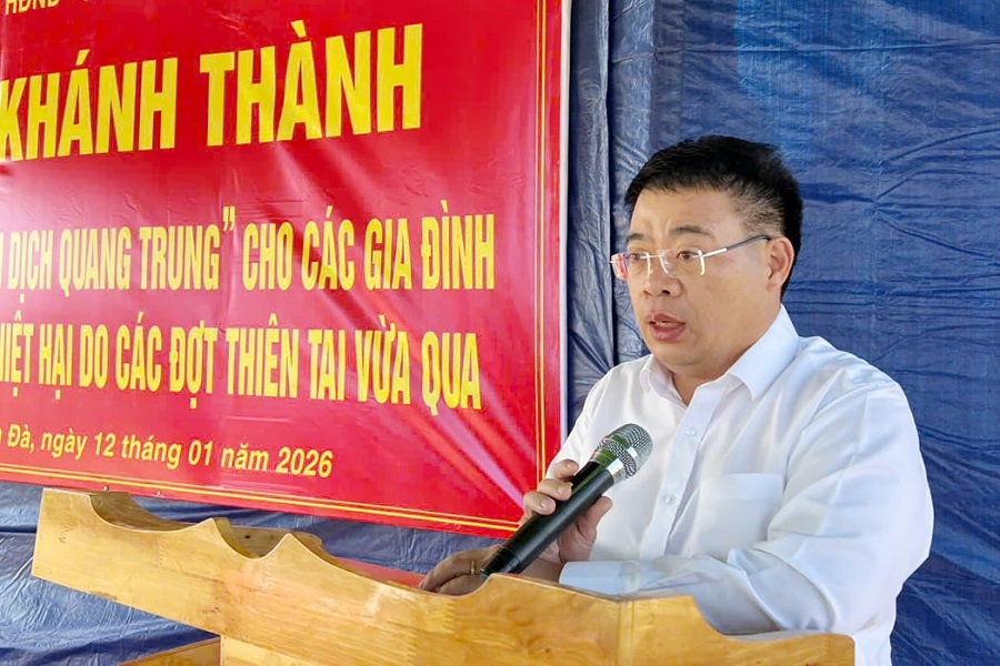 Ph&oacute; Chủ tịch UBND tỉnh Nguyễn Ngọc Ph&uacute;c đề nghị ch&iacute;nh quyền địa phương tiếp tục quan t&acirc;m, hỗ trợ c&aacute;c hộ d&acirc;n sớm ổn định đời sống