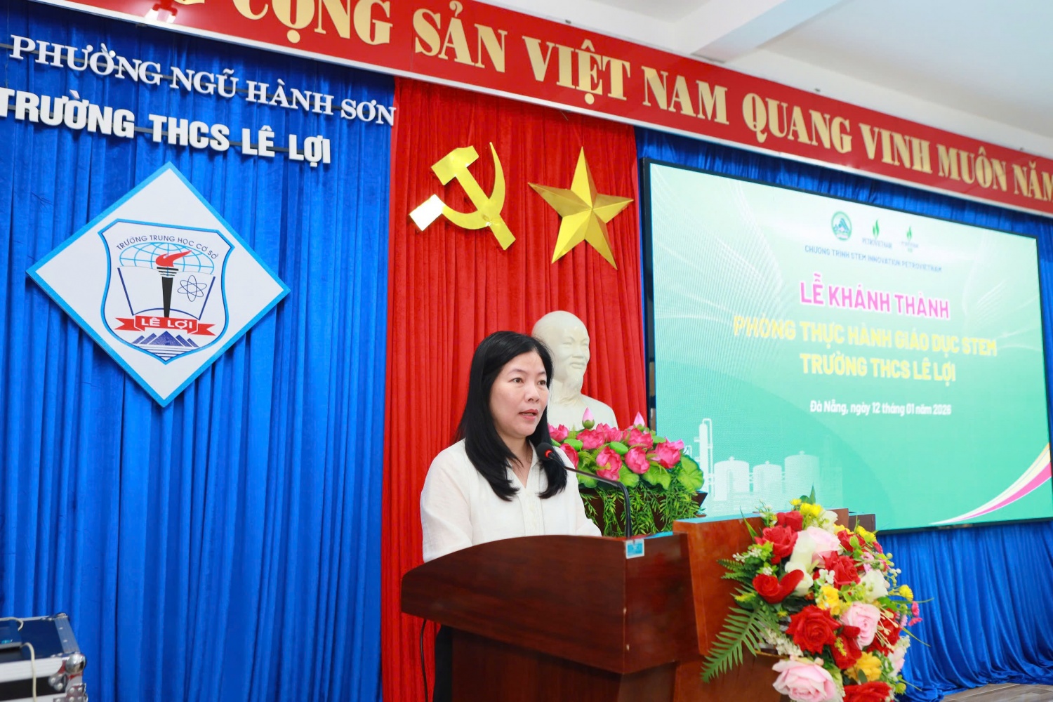 Nh&agrave; gi&aacute;o L&ecirc; Thị B&iacute;ch Thuận - Gi&aacute;m đốc Sở Gi&aacute;o dục v&agrave; Đ&agrave;o tạo TP Đ&agrave; Nẵng: Chương tr&igrave;nh &ldquo;STEM INNOVATION PETROVIETNAM&rdquo; đ&atilde; thể hiện tầm nh&igrave;n v&agrave; tr&aacute;ch nhiệm x&atilde; hội s&acirc;u sắc của Petrovietnam