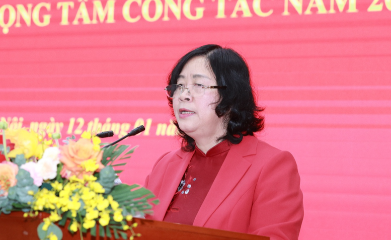 Ủy vi&ecirc;n Bộ Ch&iacute;nh trị, B&iacute; thư Trung ương Đảng, B&iacute; thư Đảng ủy MTTQ, c&aacute;c đo&agrave;n thể Trung ương, Chủ tịch Uỷ ban Trung ương MTTQ Việt Nam B&ugrave;i Thị Minh Ho&agrave;i ph&aacute;t biểu tại Hội nghị - Ảnh: VGP/To&agrave;n Thắng