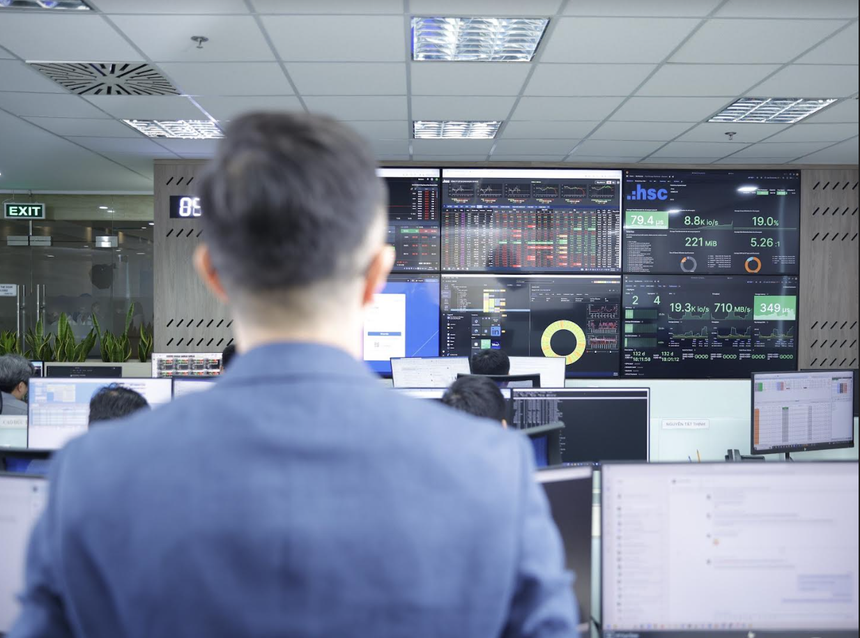 Chứng khoán phiên chiều 12/1: VN-Index lập đỉnh mới