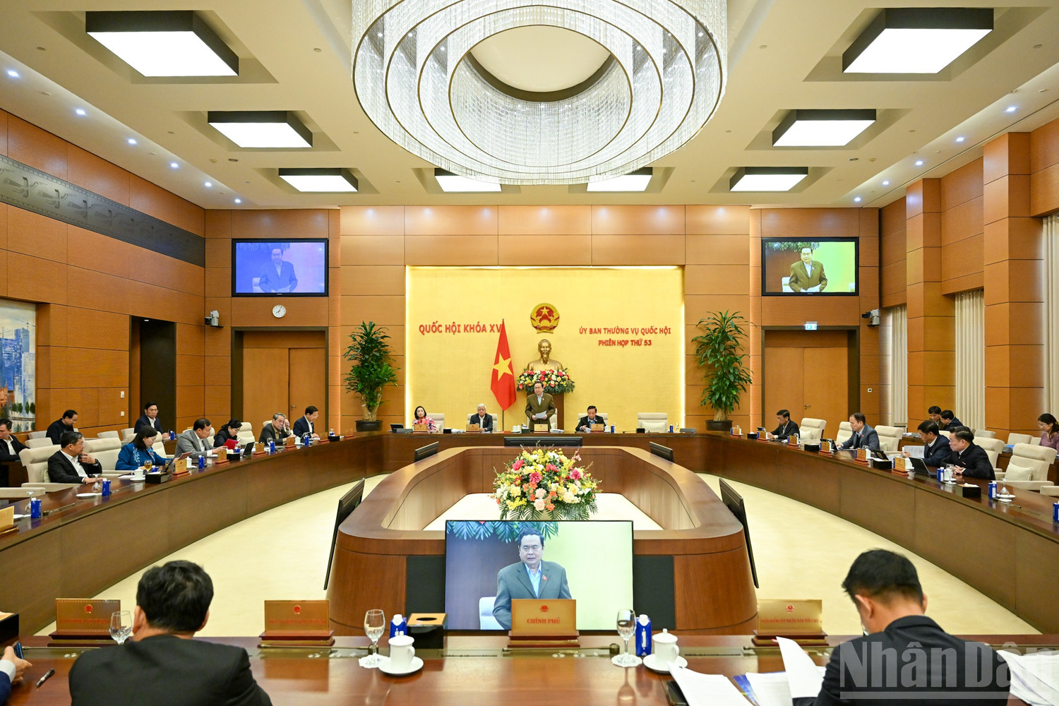 Quang cảnh phi&ecirc;n họp s&aacute;ng 12/1