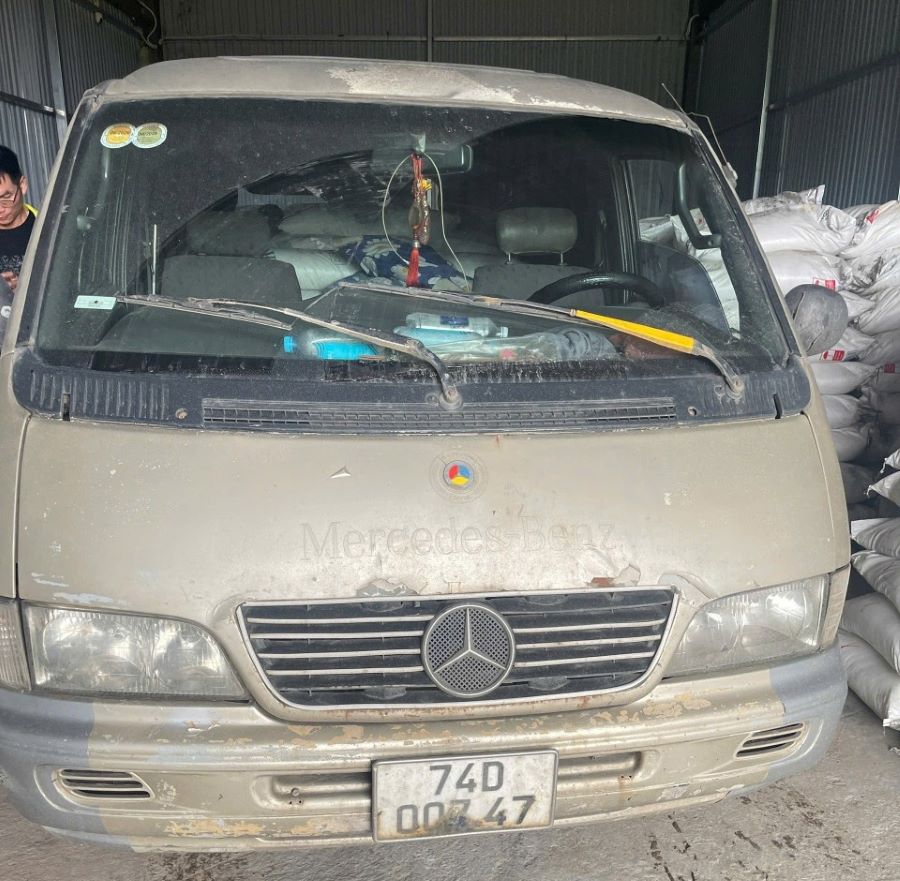 Ph&aacute;t hiện, bắt giữ xe &ocirc; t&ocirc; mang BKS 74D - 007.47 vận chuyển 2.000 kg đường k&iacute;nh trắng kh&ocirc;ng c&oacute; h&oacute;a đơn, chứng từ