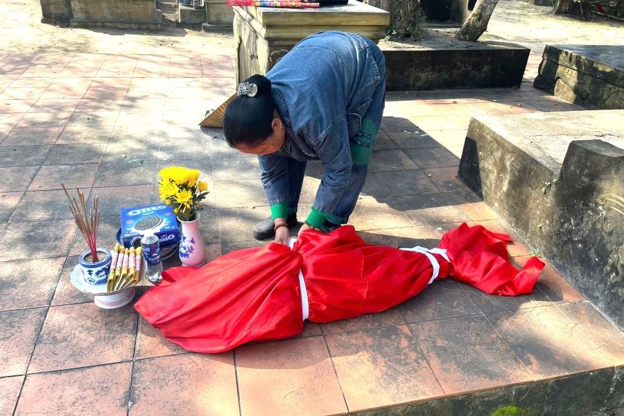 X&aacute;c c&aacute; voi được người d&acirc;n an t&aacute;ng theo phong tục của địa phương