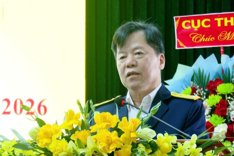 Trưởng Thuế tỉnh Quảng Trị H&agrave; Văn Khoa ph&aacute;t biểu tại hội nghị