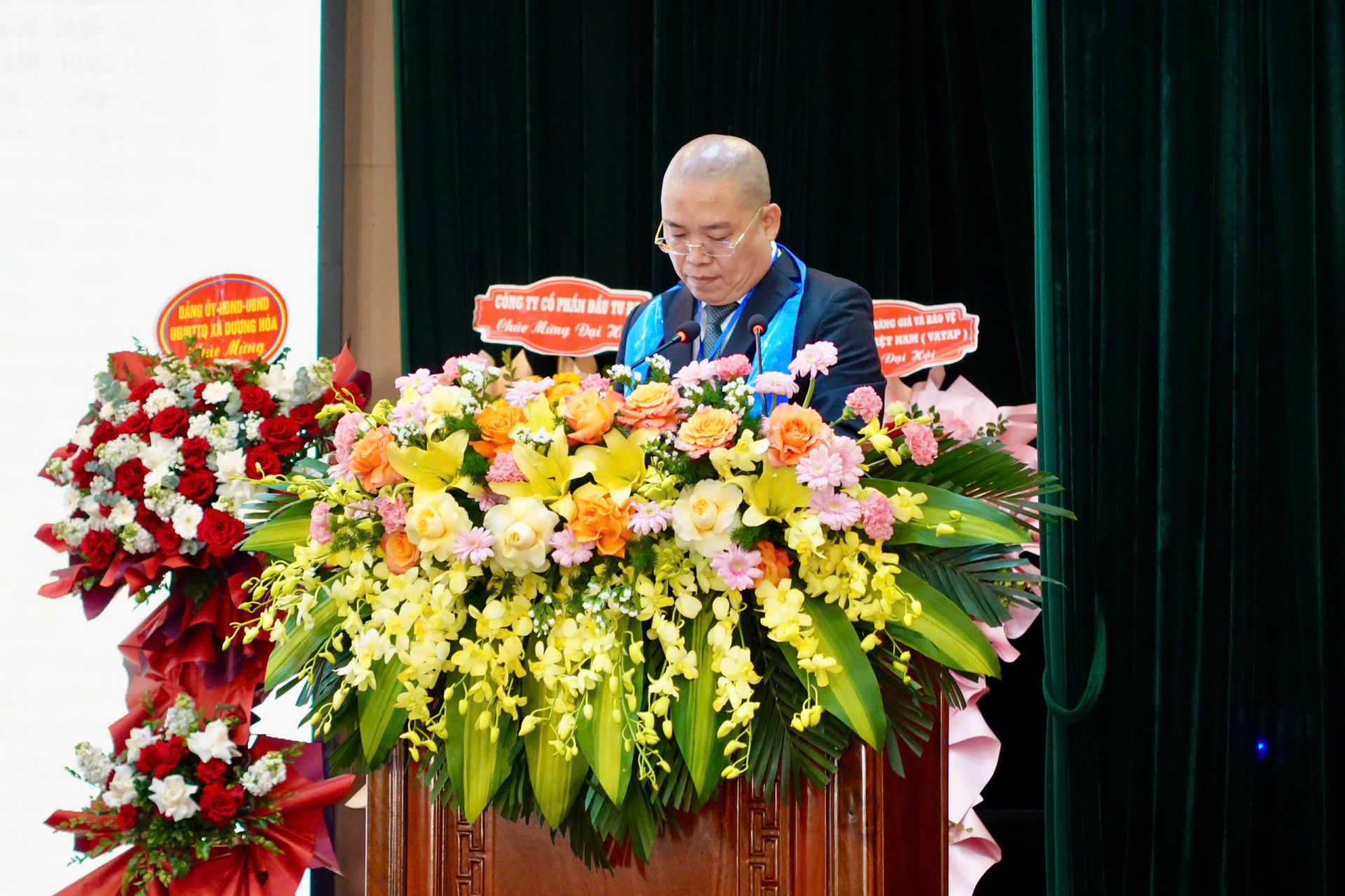 &Ocirc;ng Trần Chiến Thắng- Tổng Gi&aacute;m đốc c&ocirc;ng ty cổ phần tập đo&agrave;n VIANCO, Chủ tịch Hội Doanh nghiệp x&atilde; Ho&agrave;i Đức điều h&agrave;nh bầu cử Đại hội