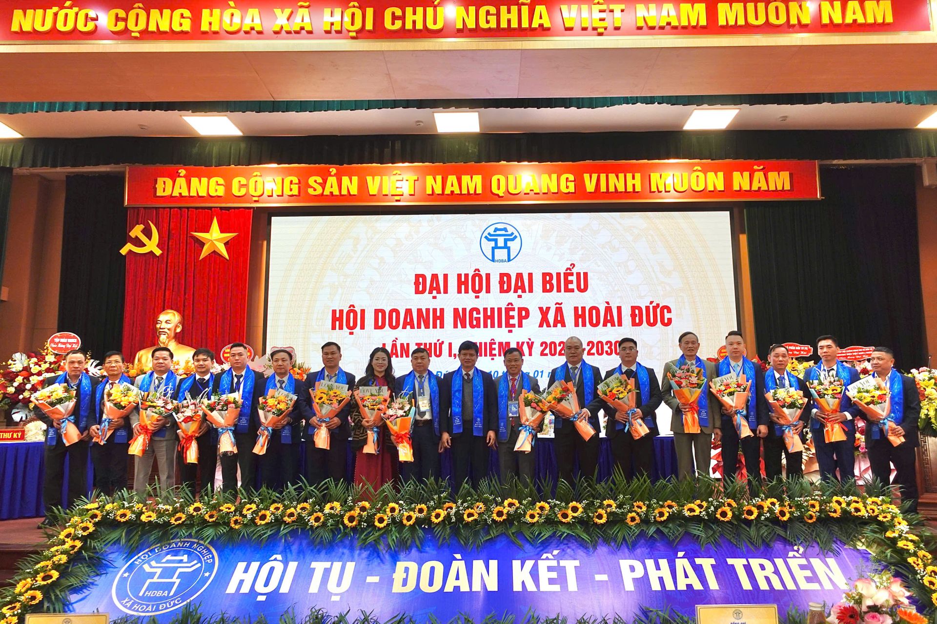 Ban chấp h&agrave;nh hội Doanh nghiệp x&atilde; Ho&agrave;i Đức nhiệm kỳ 2025&ndash;2030 ra mắt tại Đại hội