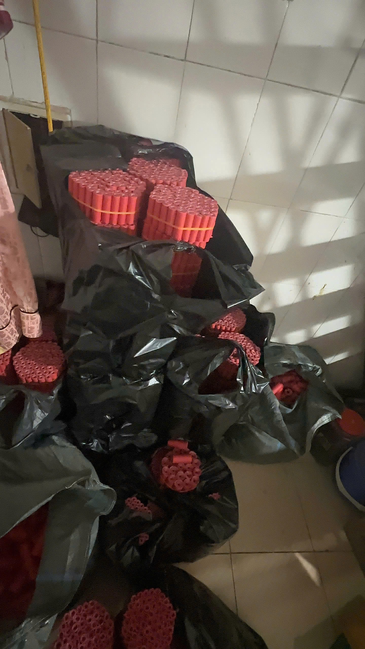 Phát hiện, bắt giữ đối tượng sản xuất pháo nổ trái phép số lượng lớn tại Hải Phòng