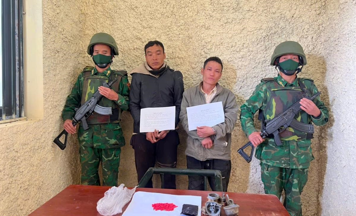 Điện Biên: Bắt giữ 2 đối tượng giấu ma túy trong bộ lọc gió xe máy để qua mặt lực lượng chức năng