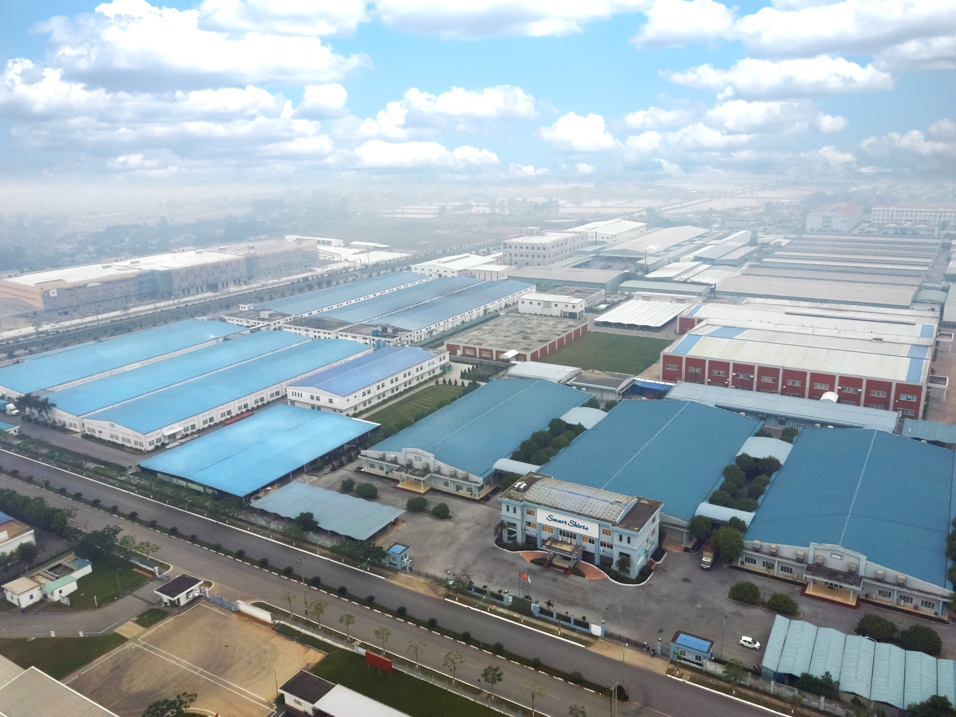 Khu c&ocirc;ng nghiệp Bảo Minh với vị tr&iacute; thuận lợi, hạ tầng kỹ thuật đồng bộ, đ&aacute;p ứng y&ecirc;u cầu ng&agrave;y c&agrave;ng cao của c&aacute;c ng&agrave;nh sản xuất hiện đại