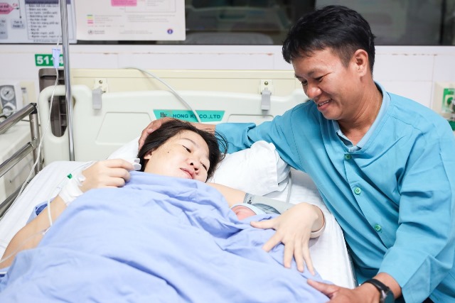 Anh Hậu &ndash; chị Chung (Quảng Ng&atilde;i) đ&oacute;n G&ocirc;n sau 12 năm chờ đợi.