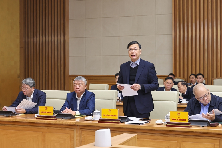 Phó Chủ nhiệm VPCP Phạm Mạnh Cường báo cáo tại Phiên họp - Ảnh: VGP/Nhật Bắc Phó Chủ nhiệm VPCP Phạm Mạnh Cường báo cáo tại Phiên họp - Ảnh: VGP/Nhật Bắc