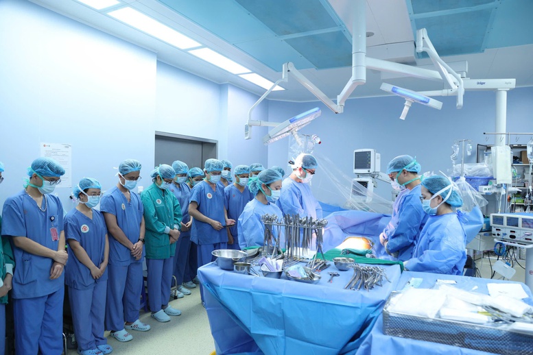 C&aacute;c y, b&aacute;c sĩ tri &acirc;n nghĩa cử cao đẹp của người hiến tạng