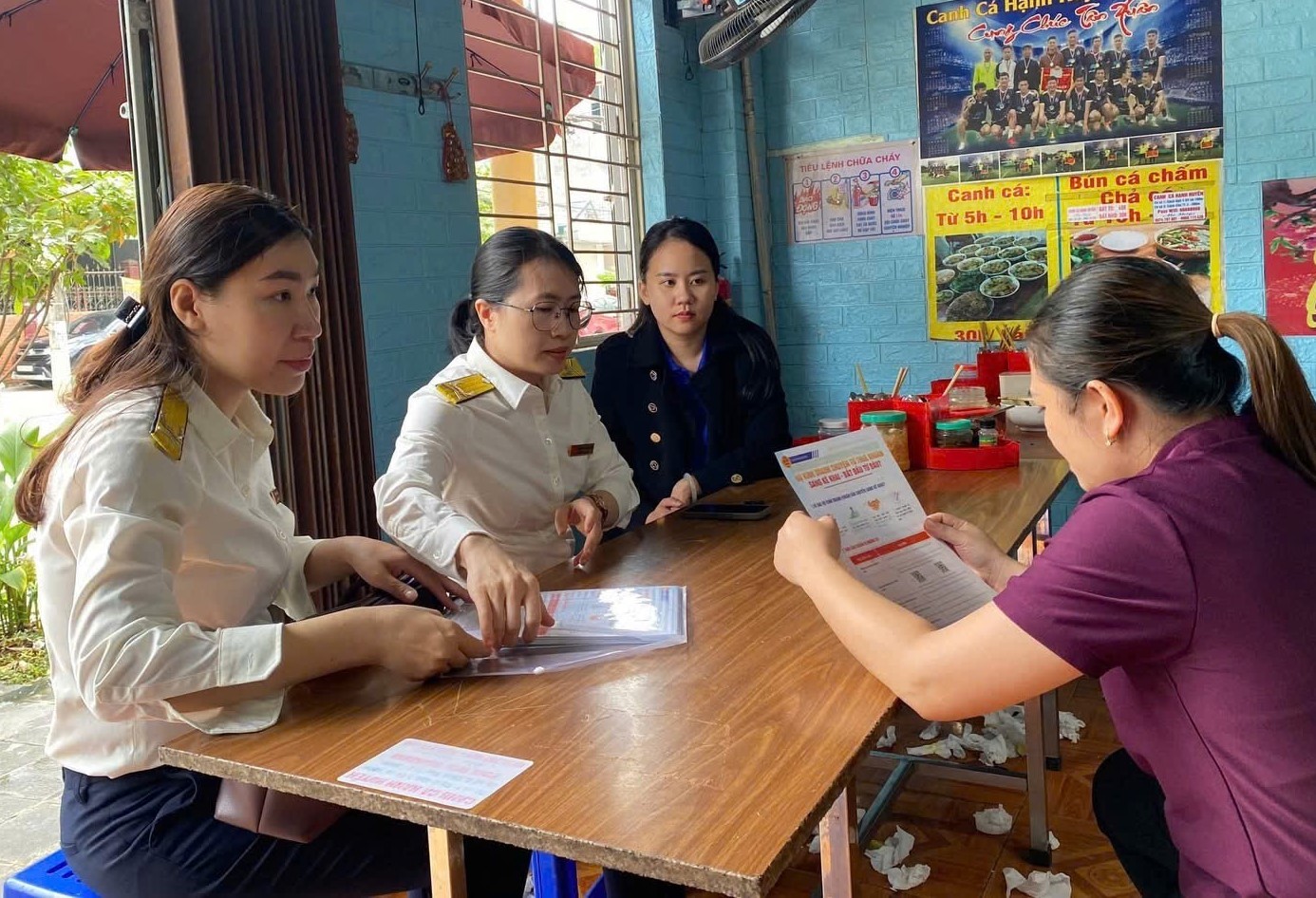 Thuế tỉnh Điện Biên: 91,72% hộ kinh doanh cài đặt thành công ứng dụng eTax Mobile