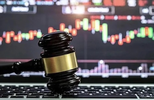 Thao túng thị trường chứng khoán, hai cá nhân bị phạt 3 tỷ đồng