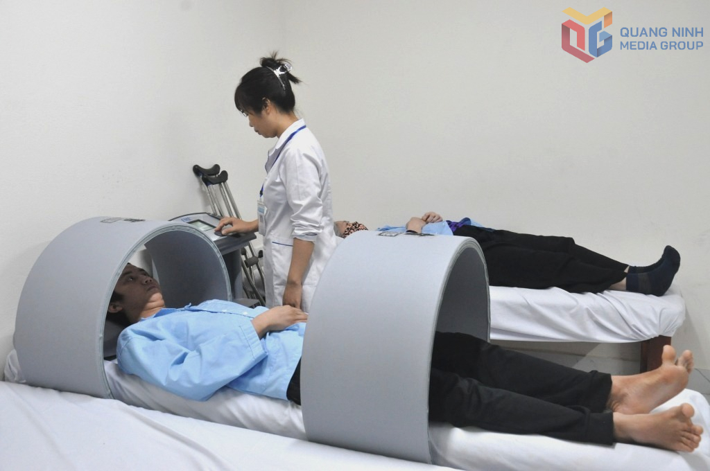 Hầu hết bệnh nhân điều trị tại Bệnh viện Lão khoa và Phục hồi chức năng Quảng Ninh đều tham gia BHYT Hầu hết bệnh nhân điều trị tại Bệnh viện Lão khoa và Phục hồi chức năng Quảng Ninh đều tham gia BHYT