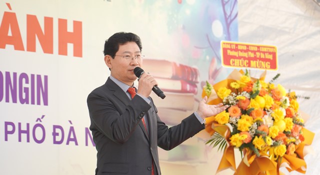 Thị trưởng th&agrave;nh phố đặc biệt Yongin Lee Sang-il ph&aacute;t biểu tại buổi lễ.