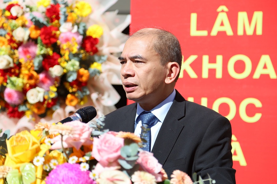 Giáo sư, Tiến sĩ Trần Tuấn Anh, Phó Chủ tịch Viện Hàn lâm Khoa học và Công nghệ Việt Nam phát biểu tại buổi lễ Giáo sư, Tiến sĩ Trần Tuấn Anh, Phó Chủ tịch Viện Hàn lâm Khoa học và Công nghệ Việt Nam phát biểu tại buổi lễ