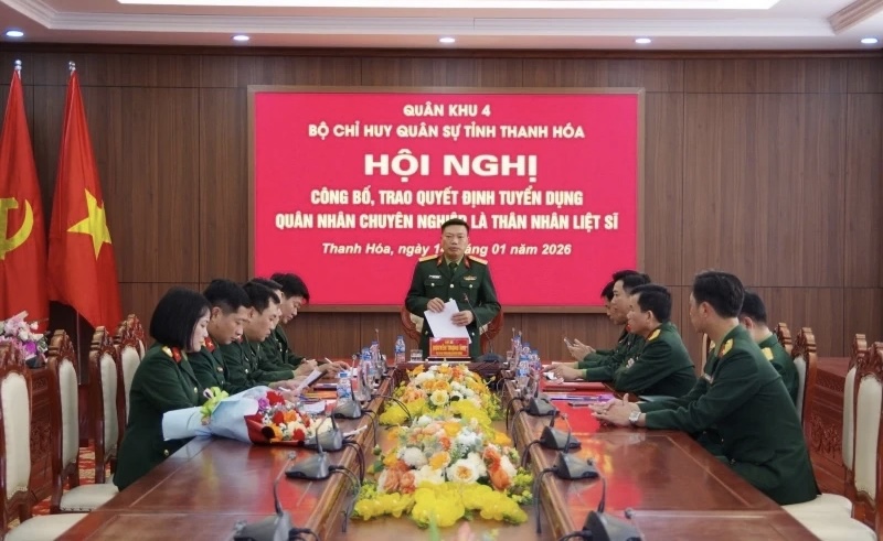 Thanh Hoá: Trao quyết định tuyển dụng cho thân nhân liệt sĩ