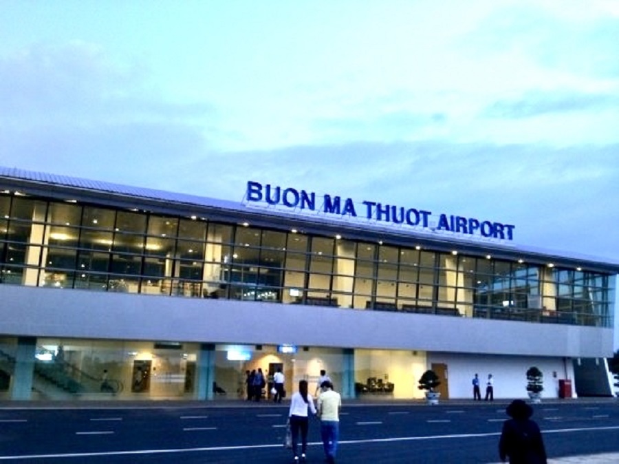 Trong giai đoạn 2021-2030, s&acirc;n bay được quy hoạch đạt cấp 4C theo ti&ecirc;u chuẩn của Tổ chức H&agrave;ng kh&ocirc;ng D&acirc;n dụng Quốc tế (ICAO), với c&ocirc;ng suất thiết kế 5 triệu h&agrave;nh kh&aacute;ch/năm v&agrave; 10.000 tấn h&agrave;ng h&oacute;a/năm