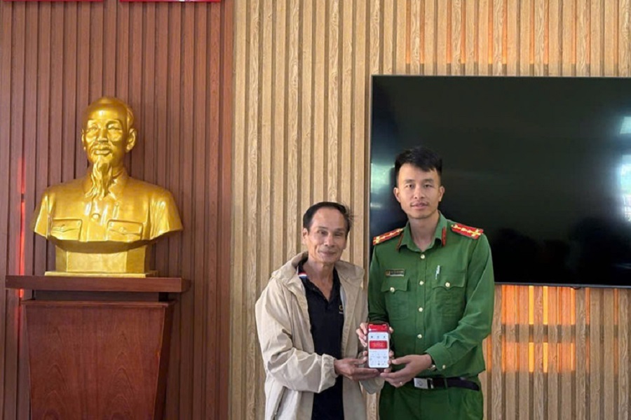 Lâm Đồng: Công an hỗ trợ người dân nhận lại 2,5 tỷ đồng chuyển khoản nhầm