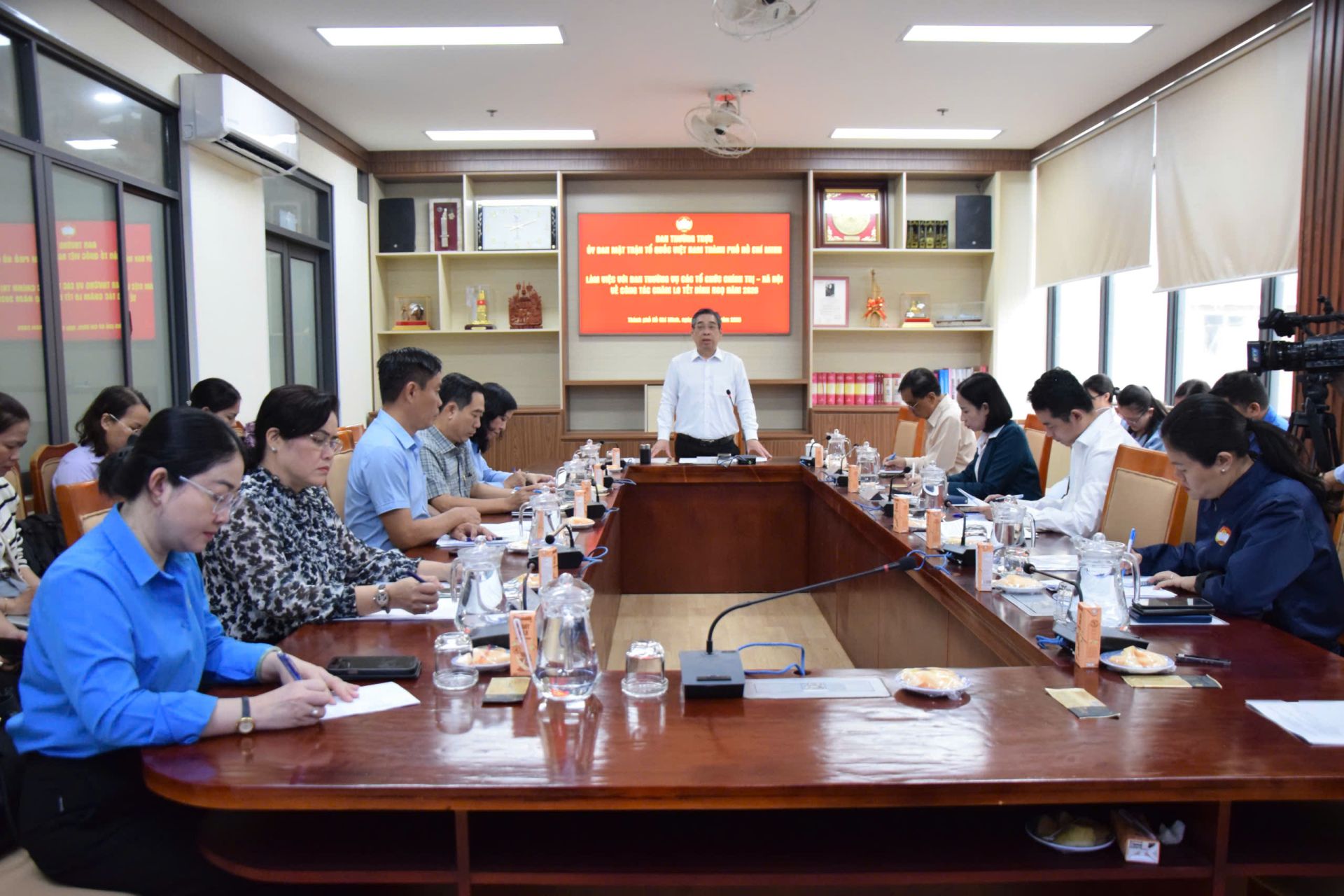 Ông Nguyễn Phước Lộc, Chủ tịch Ủy ban MTTQ Việt Nam TP. HCM chủ trì buổi làm việc Ông Nguyễn Phước Lộc, Chủ tịch Ủy ban MTTQ Việt Nam TP. HCM chủ trì buổi làm việc