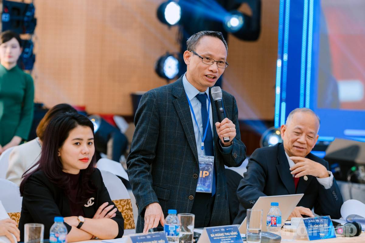 TS. Cấn Văn Lực, chuy&ecirc;n gia Kinh tế trưởng BIDV ki&ecirc;m Gi&aacute;m đốc Viện Đ&agrave;o tạo v&agrave; Nghi&ecirc;n cứu BIDV.