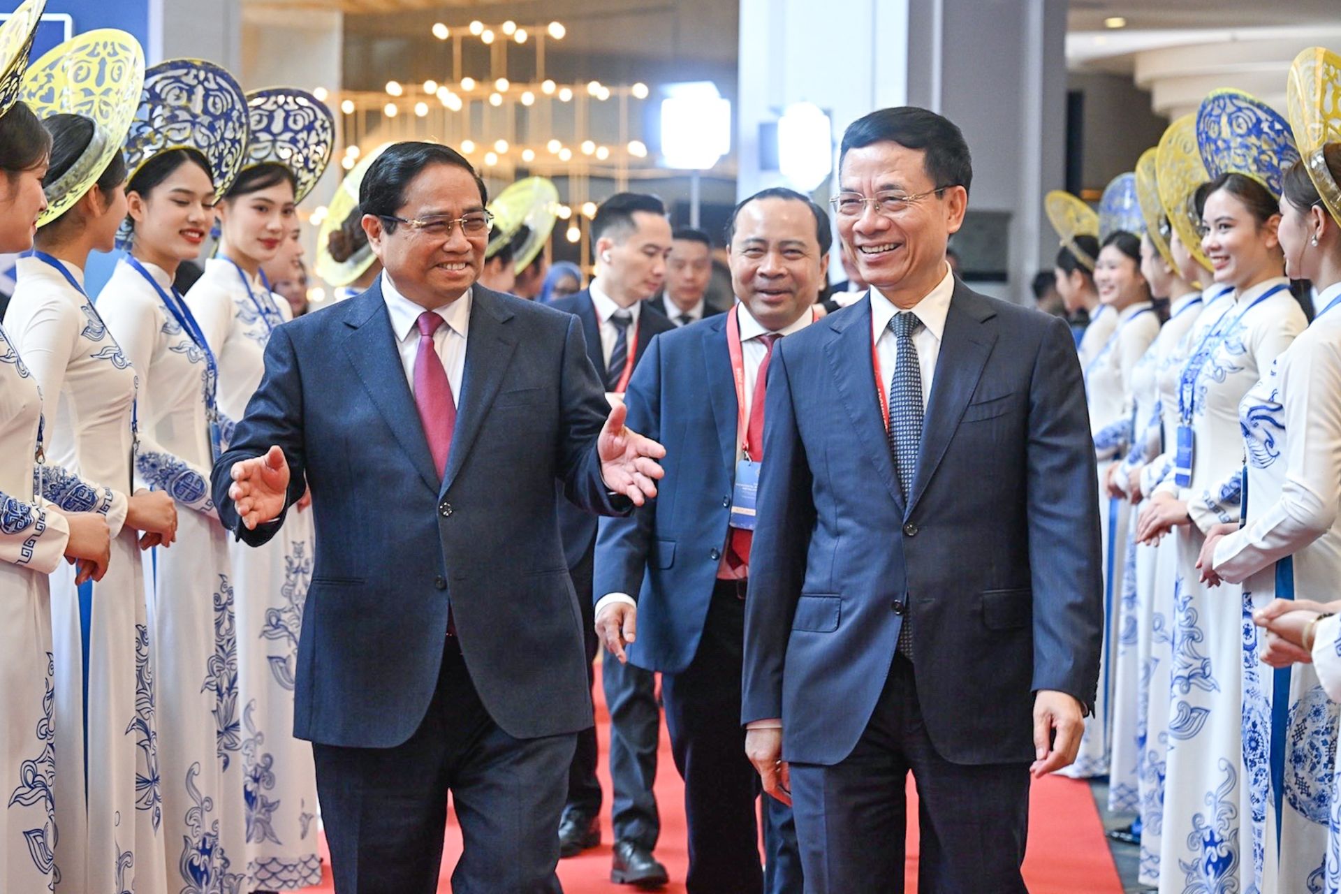 Thủ tướng Phạm Minh Chính đến dự lễ khai mạc Hội nghị Bộ trưởng Số ASEAN (ADGMIN) lần thứ 6 Thủ tướng Phạm Minh Chính đến dự lễ khai mạc Hội nghị Bộ trưởng Số ASEAN (ADGMIN) lần thứ 6