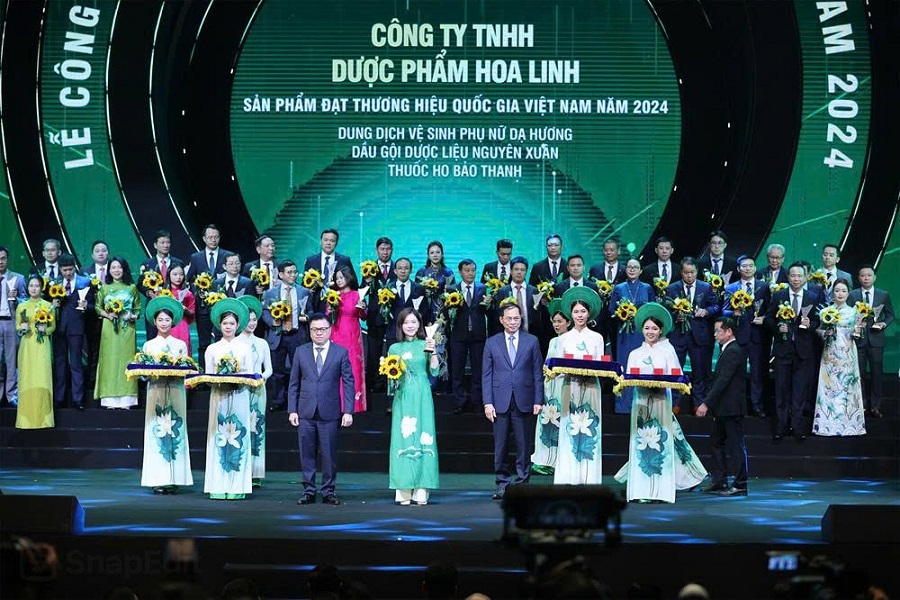 Năm 2024 Dược phẩm Hoa Linh được vinh danh l&agrave; doanh nghiệp c&oacute; thương hiệu sản phẩm đạt Thương hiệu quốc gia.