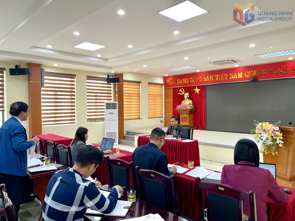 Đại diện C&ocirc;ng ty CP Thống Nhất 508 b&aacute;o c&aacute;o t&igrave;nh h&igrave;nh thực hiện Dự &aacute;n đầu tư x&acirc;y dựng - kinh doanh hạ tầng Khu đ&ocirc; thị mới ph&iacute;a Bắc Cầu Bang